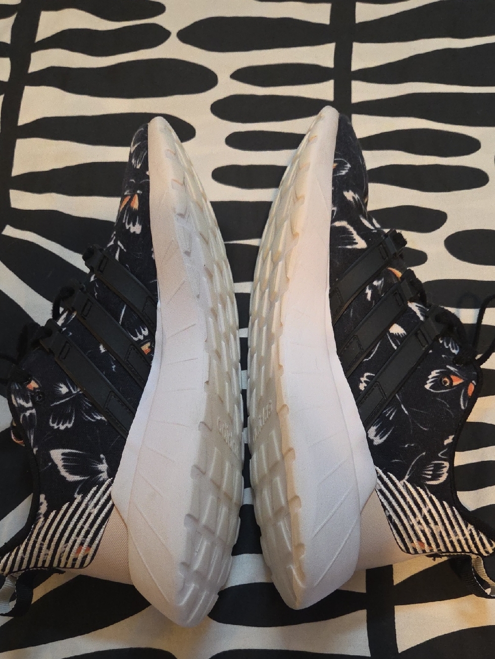 FARM RIO & Adidas Collab Runners - Picture 3 of 10